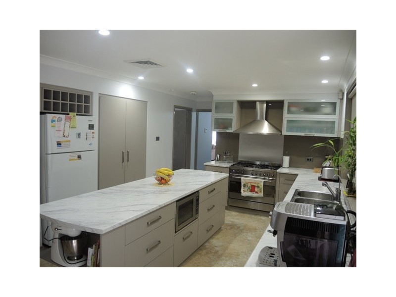 23 Aseki Avenue, Glenfield NSW 2167