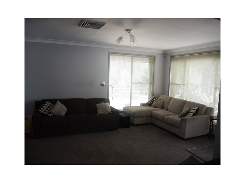 23 Aseki Avenue, Glenfield NSW 2167