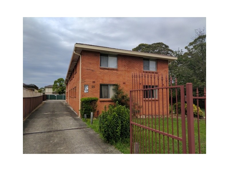 10/25 Trafalgar Street, Glenfield NSW 2167