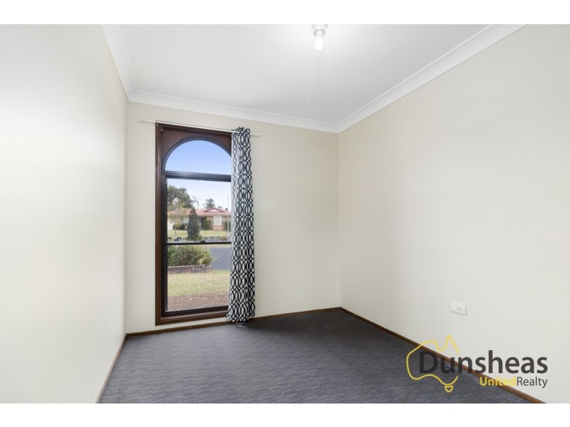 10 Leyland Place, Ingleburn NSW 2565