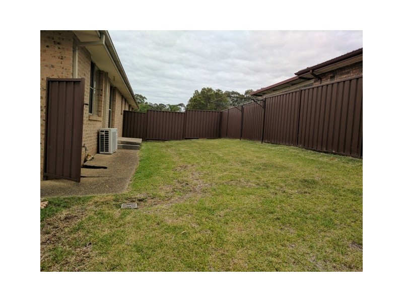 2/2 Amber Place, Eagle Vale NSW 2558