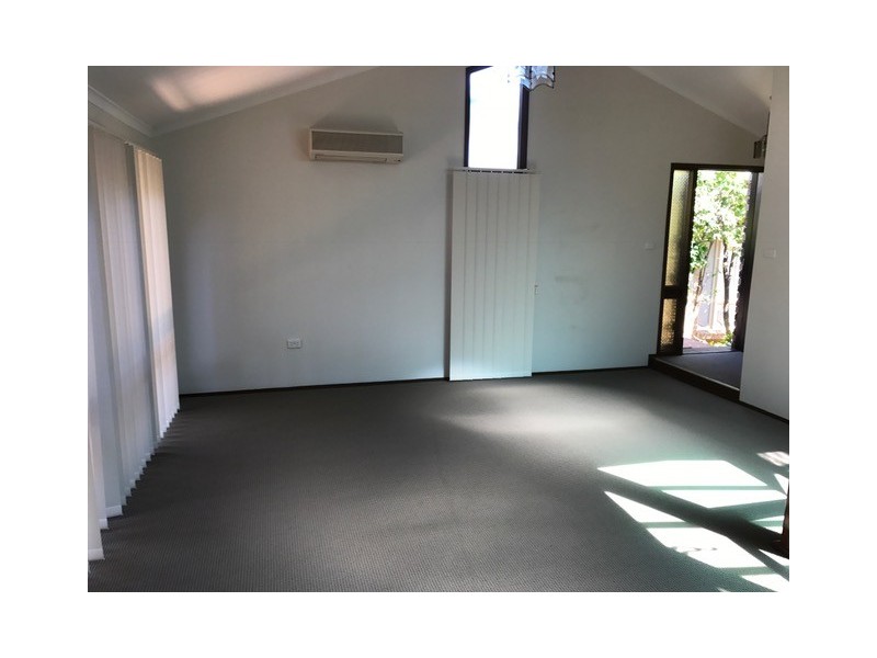 12 Mistletoe Avenue, Macquarie Fields NSW 2564