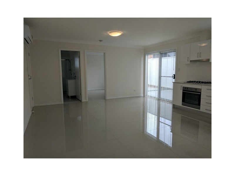 33A Trobriand Crescent, Glenfield NSW 2167