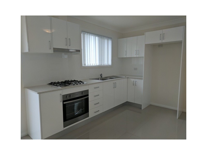 33A Trobriand Crescent, Glenfield NSW 2167