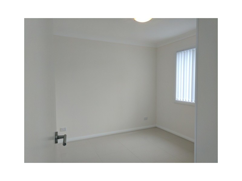 33A Trobriand Crescent, Glenfield NSW 2167