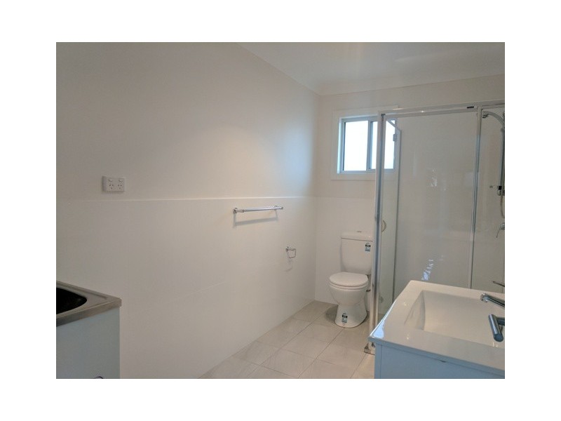 33A Trobriand Crescent, Glenfield NSW 2167