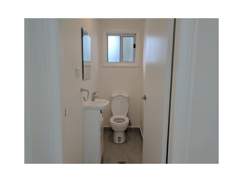 33A Trobriand Crescent, Glenfield NSW 2167