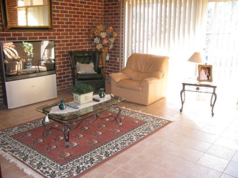38 Bainbridge Ave, Ingleburn NSW 2565