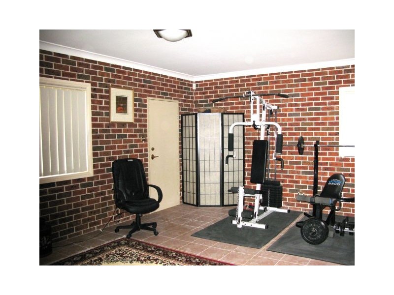38 Bainbridge Ave, Ingleburn NSW 2565