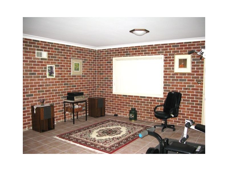 38 Bainbridge Ave, Ingleburn NSW 2565