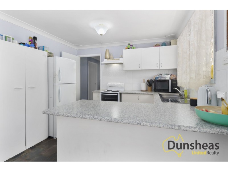 7 Willett Place, Ambarvale NSW 2560