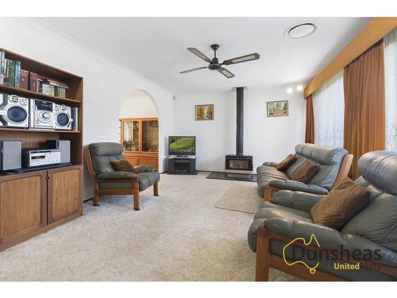 2 Buin Place, Glenfield NSW 2167