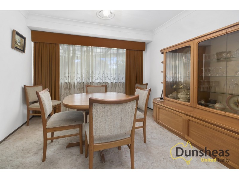 2 Buin Place, Glenfield NSW 2167