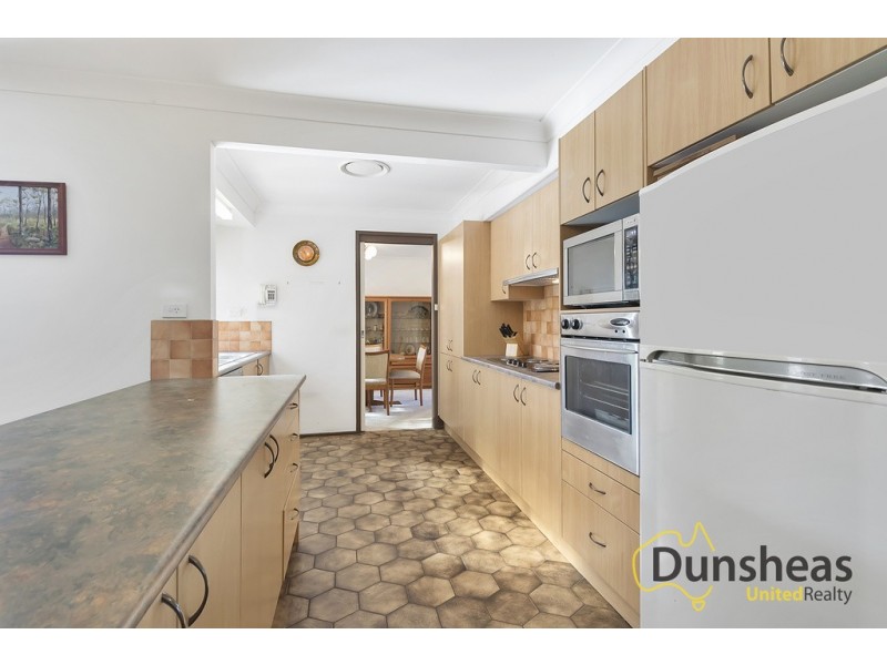 2 Buin Place, Glenfield NSW 2167