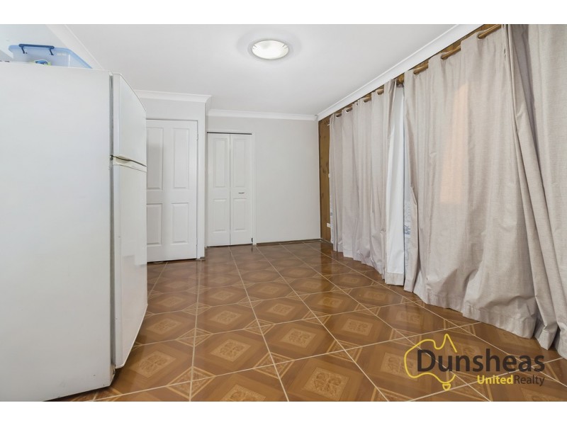 4 Ohlfsen Road, Minto NSW 2566