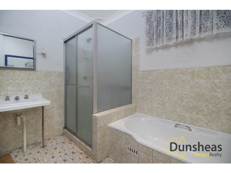 5 Carinda Street, Ingleburn NSW 2565