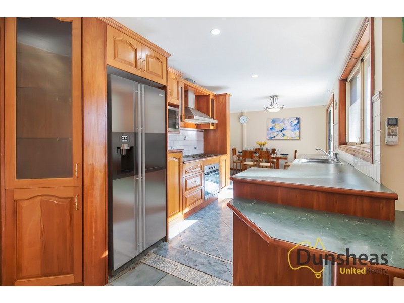 1 Finch Place, Ingleburn NSW 2565