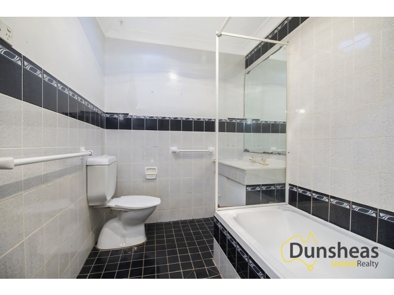 1 Finch Place, Ingleburn NSW 2565