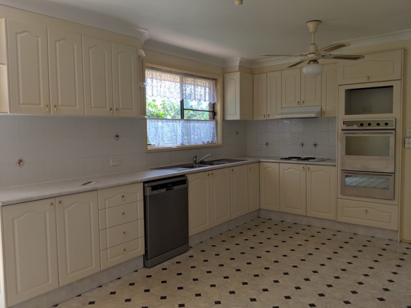 18 Desmond Street, Ingleburn NSW 2565