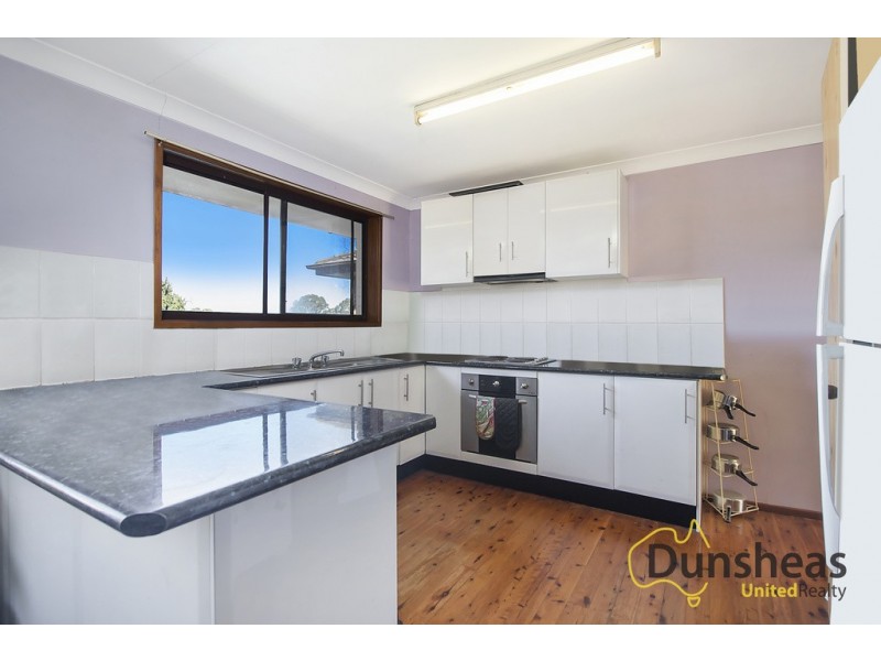 8 Kelso Place, St Andrews NSW 2566