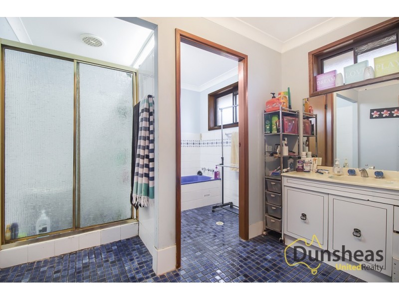 8 Kelso Place, St Andrews NSW 2566