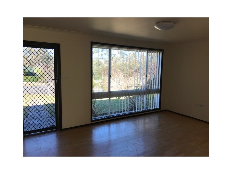 10 Gentian Ave, Macquarie Fields NSW 2564