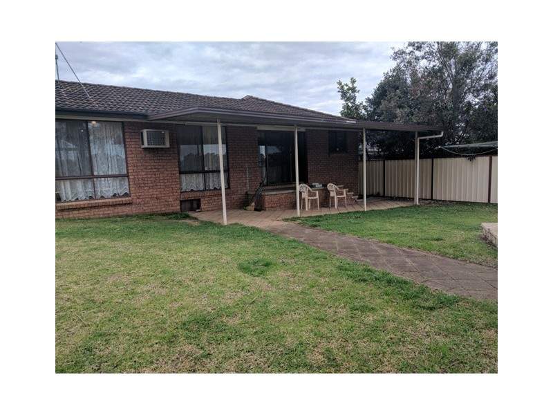 12 Rider Place, Minto NSW 2566