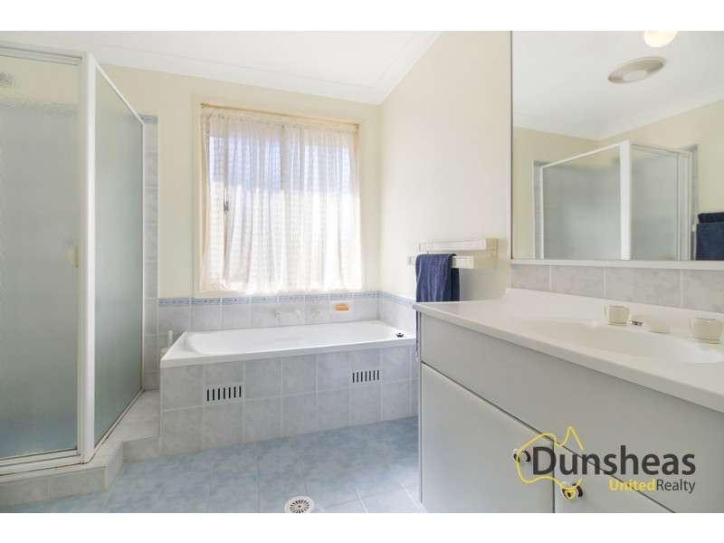 15 Pritchard Road, Macquarie Fields NSW 2564