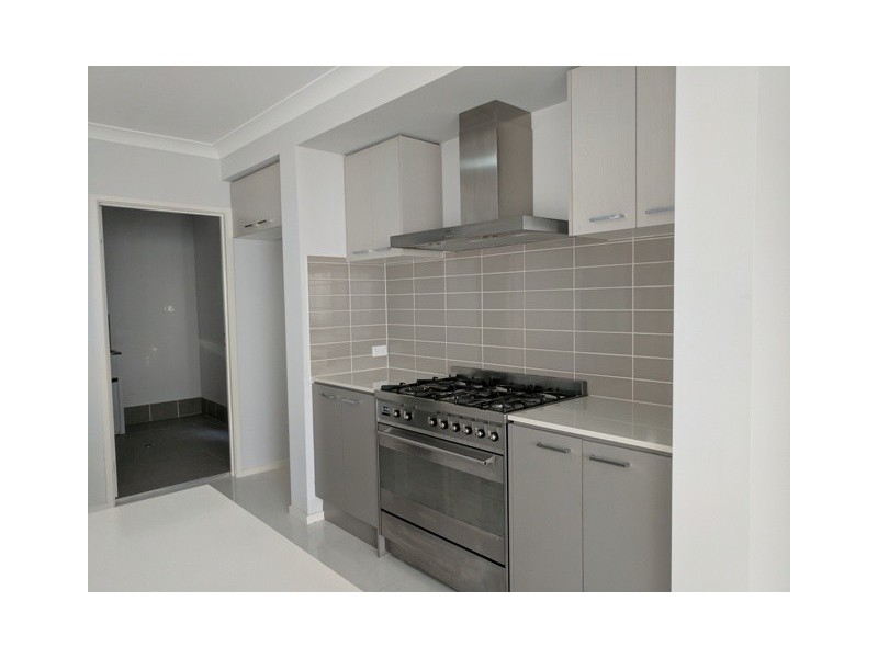 6 Jarvesfield Place, Macquarie Links NSW 2565