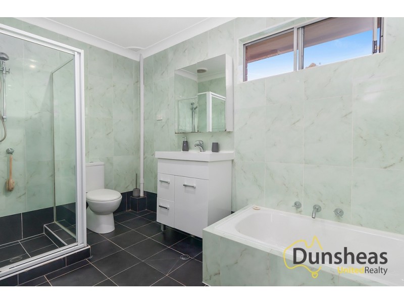 3/14 Bunbury Road, Macquarie Fields NSW 2564