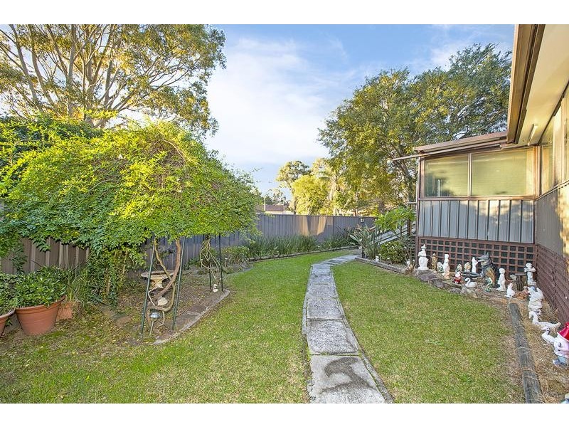 8 Plover Place, Ingleburn NSW 2565