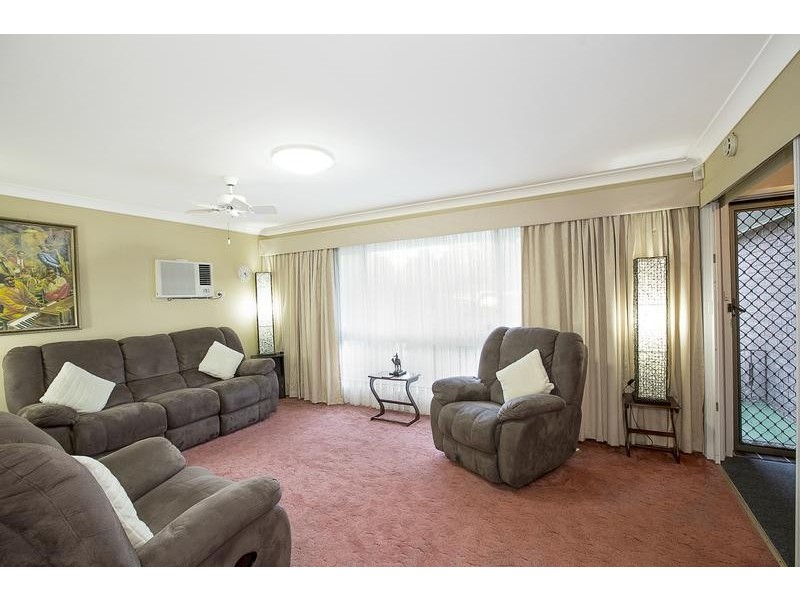 8 Plover Place, Ingleburn NSW 2565