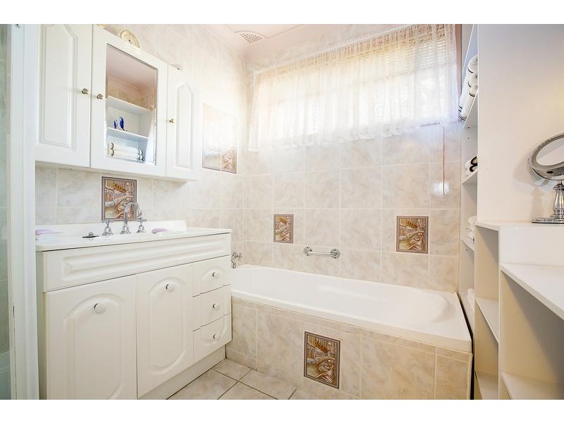 8 Plover Place, Ingleburn NSW 2565