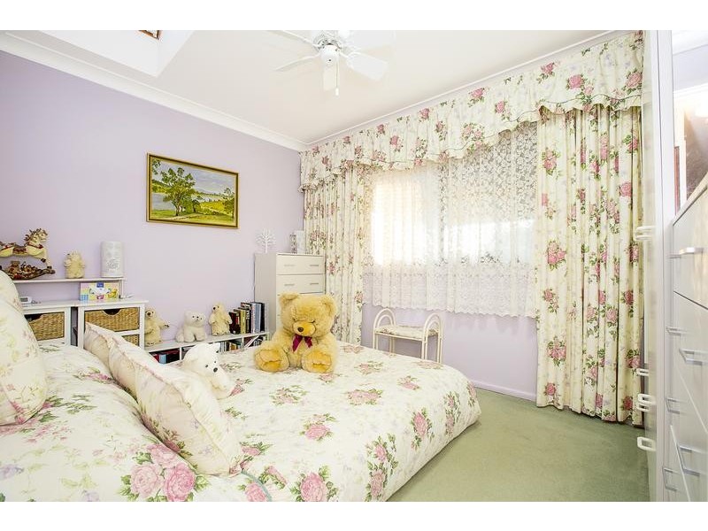 8 Plover Place, Ingleburn NSW 2565