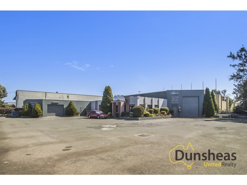 2 Louise Avenue, Ingleburn NSW 2565