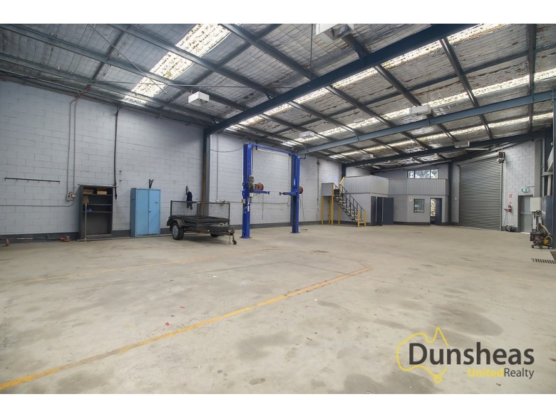 2 Louise Avenue, Ingleburn NSW 2565