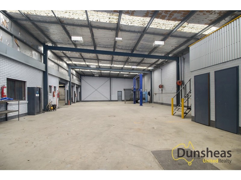 2 Louise Avenue, Ingleburn NSW 2565