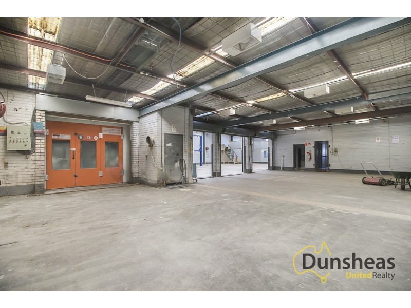2 Louise Avenue, Ingleburn NSW 2565