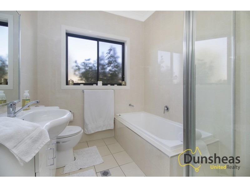 37 Grampian Avenue, Minto NSW 2566