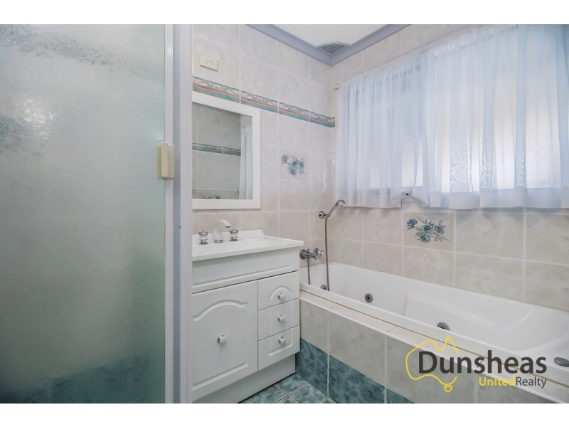 34 Longhurst Road, Minto NSW 2566