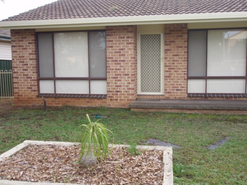 1/100 Oxford Road, Ingleburn NSW 2565