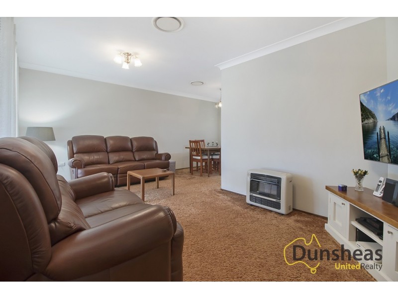 2 Fergusson Street, Glenfield NSW 2167