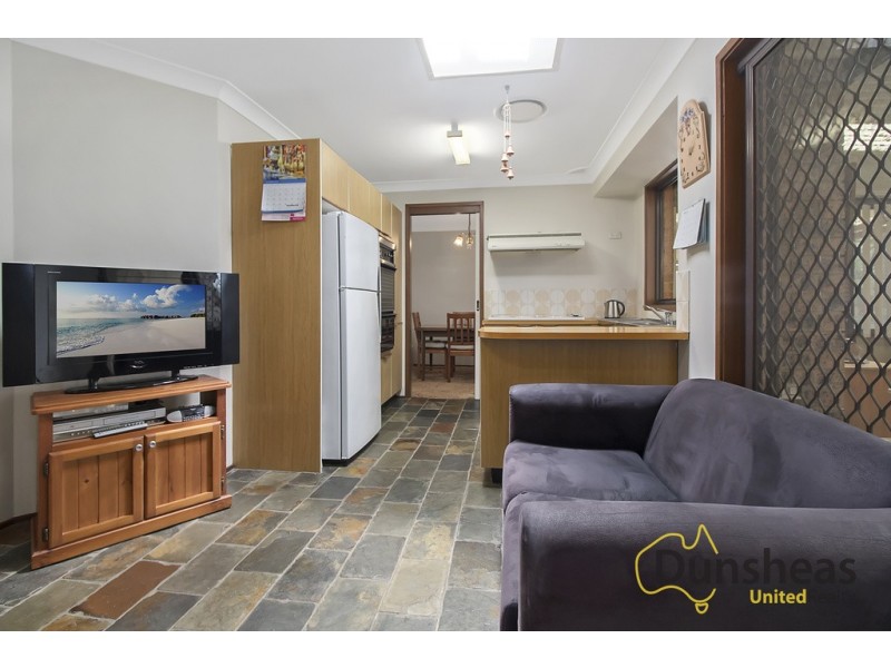 2 Fergusson Street, Glenfield NSW 2167