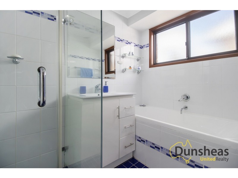 2 Fergusson Street, Glenfield NSW 2167