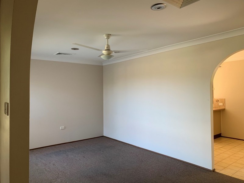 10 Groundsel Avenue, Macquarie Fields NSW 2564