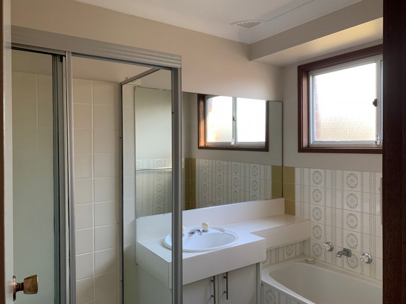 10 Groundsel Avenue, Macquarie Fields NSW 2564