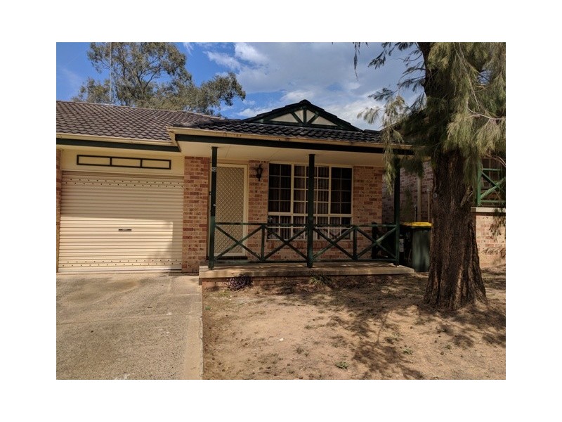 12/6 Westmoreland Road, Minto NSW 2566