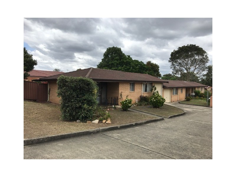 1/10 Atchison Road, Macquarie Fields NSW 2564