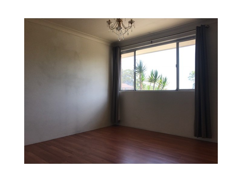 1/10 Atchison Road, Macquarie Fields NSW 2564