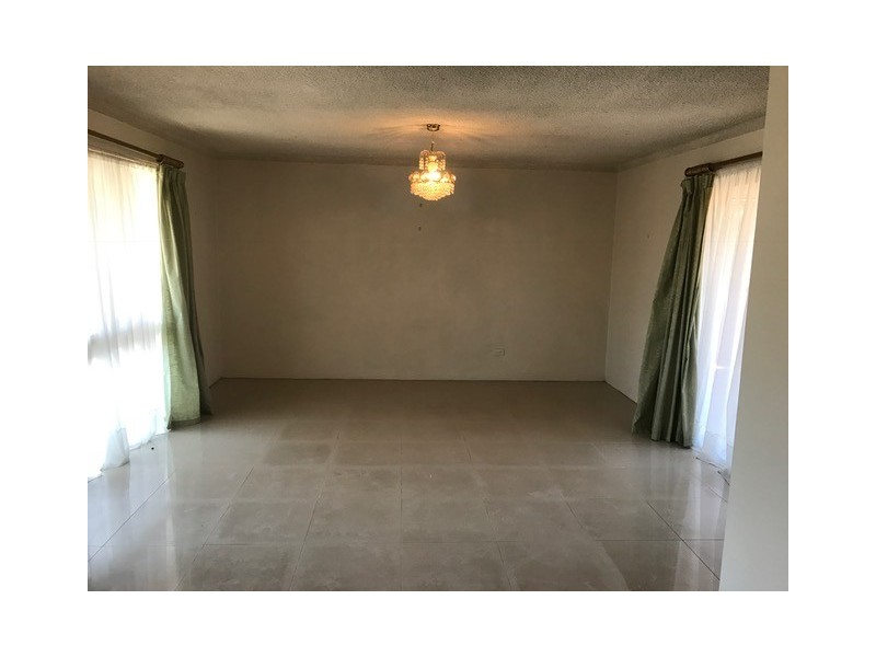 1/10 Atchison Road, Macquarie Fields NSW 2564